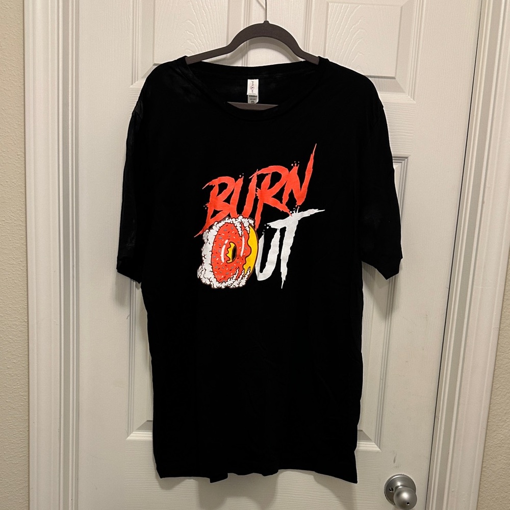 Seven7 Black and Orange Graphic Tee